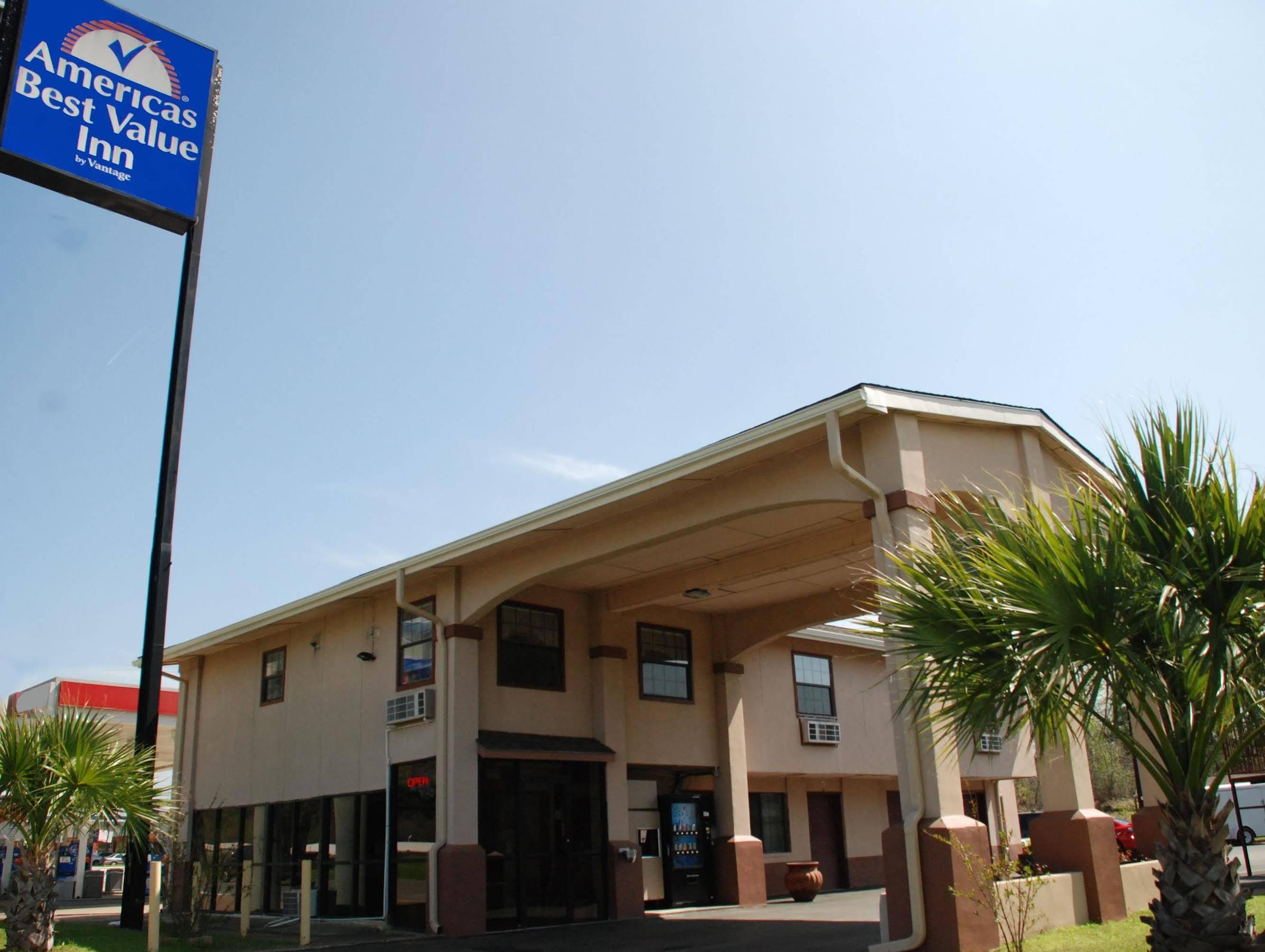 Apple Tree Inn Lindale Экстерьер фото
