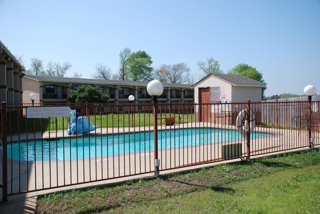 Apple Tree Inn Lindale Экстерьер фото