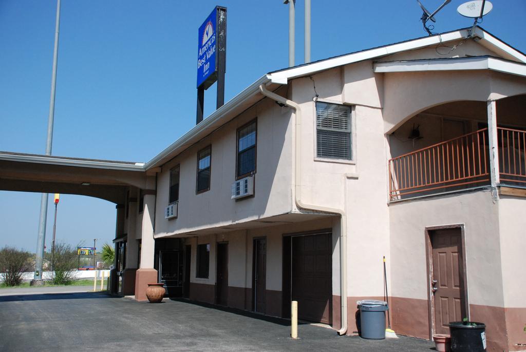 Apple Tree Inn Lindale Экстерьер фото