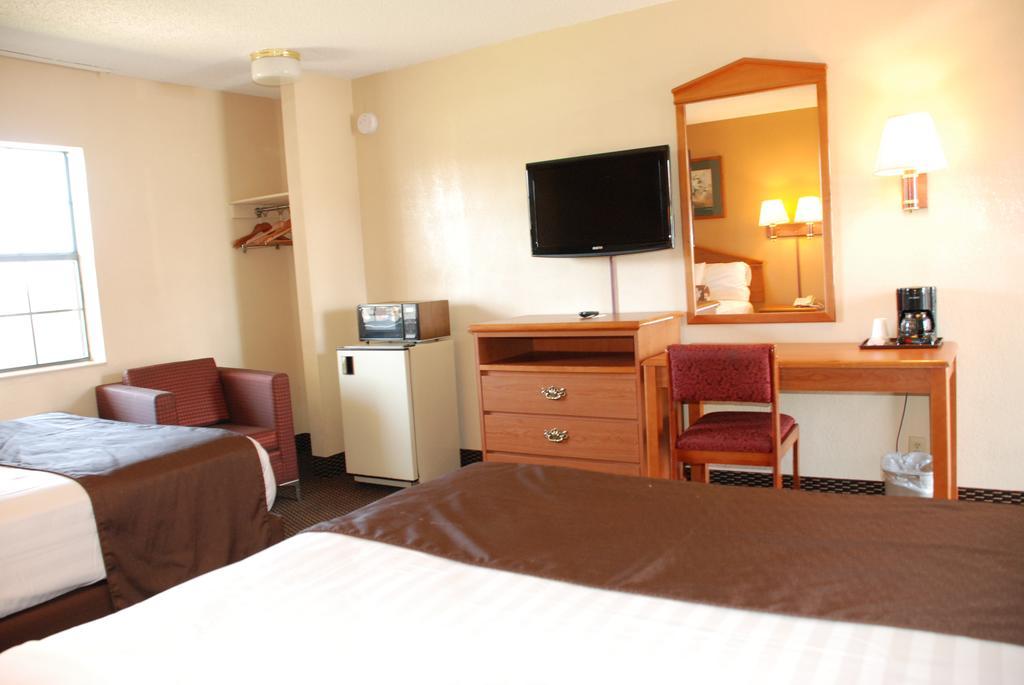 Apple Tree Inn Lindale Экстерьер фото