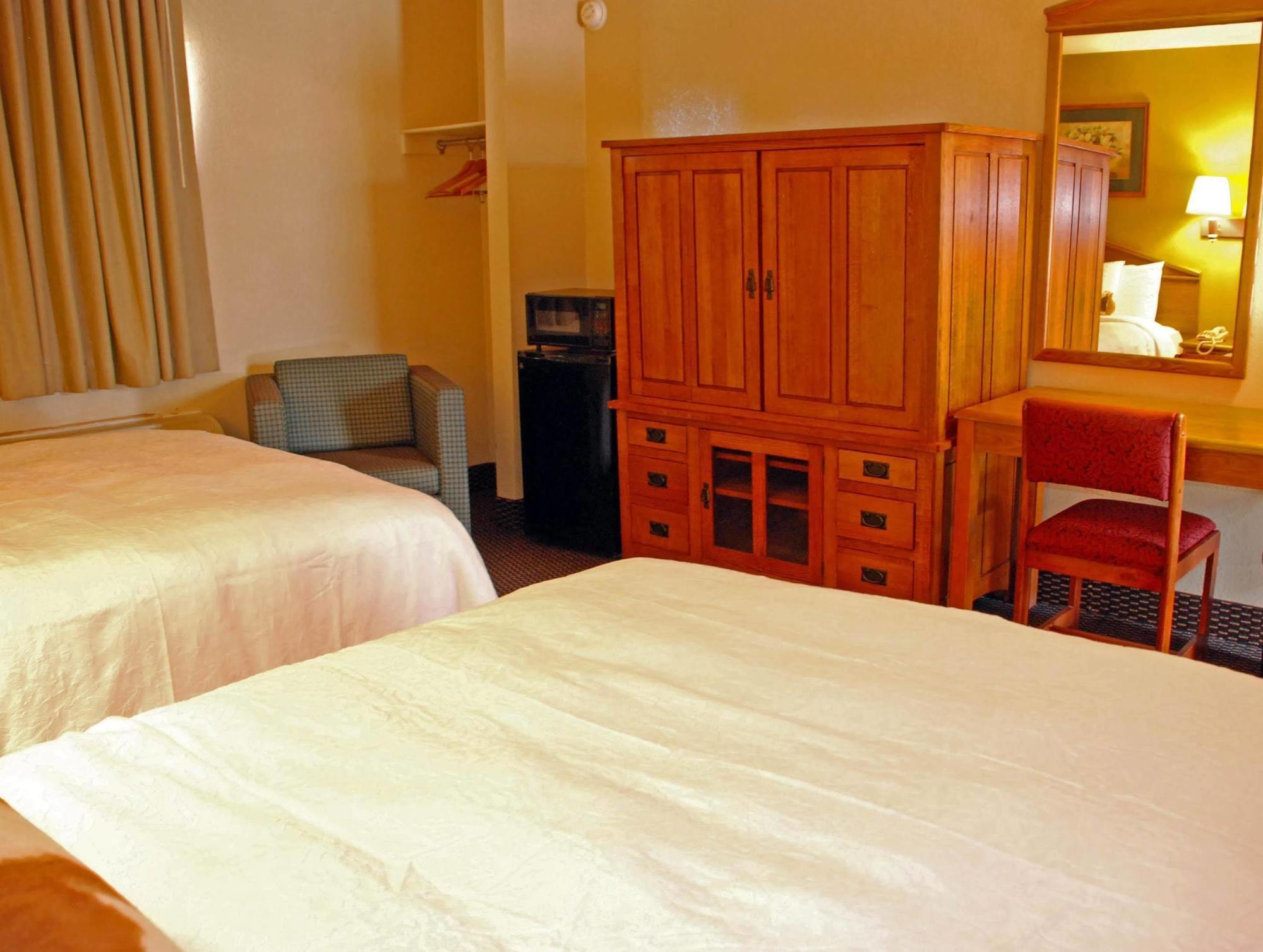 Apple Tree Inn Lindale Экстерьер фото