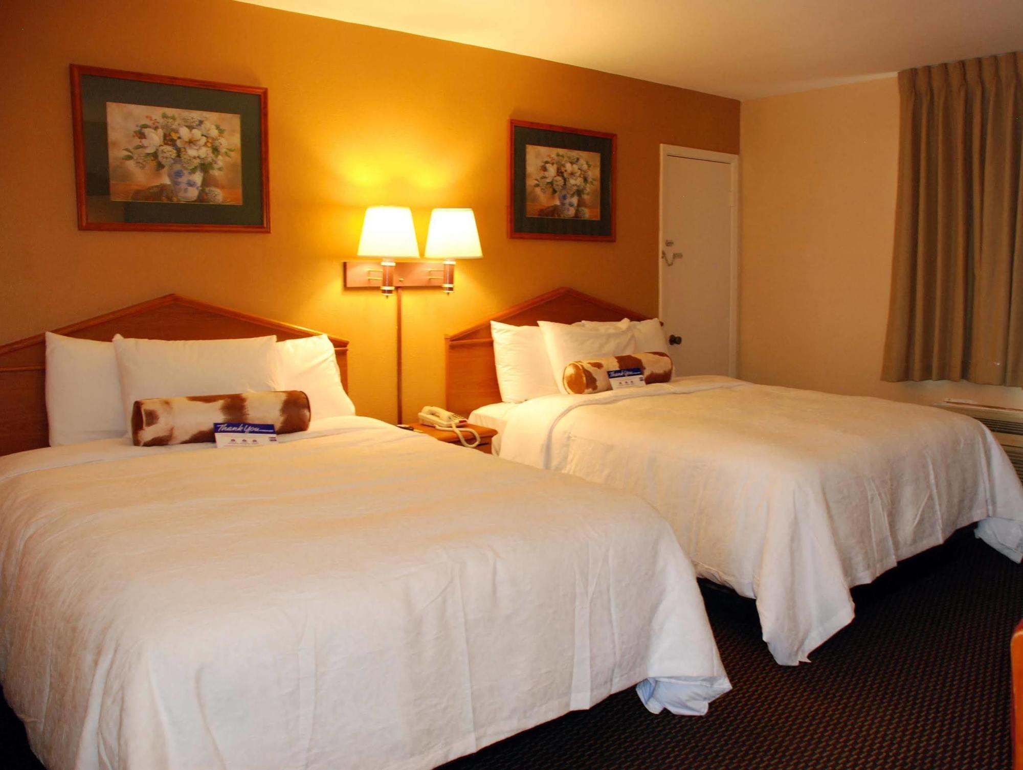 Apple Tree Inn Lindale Экстерьер фото