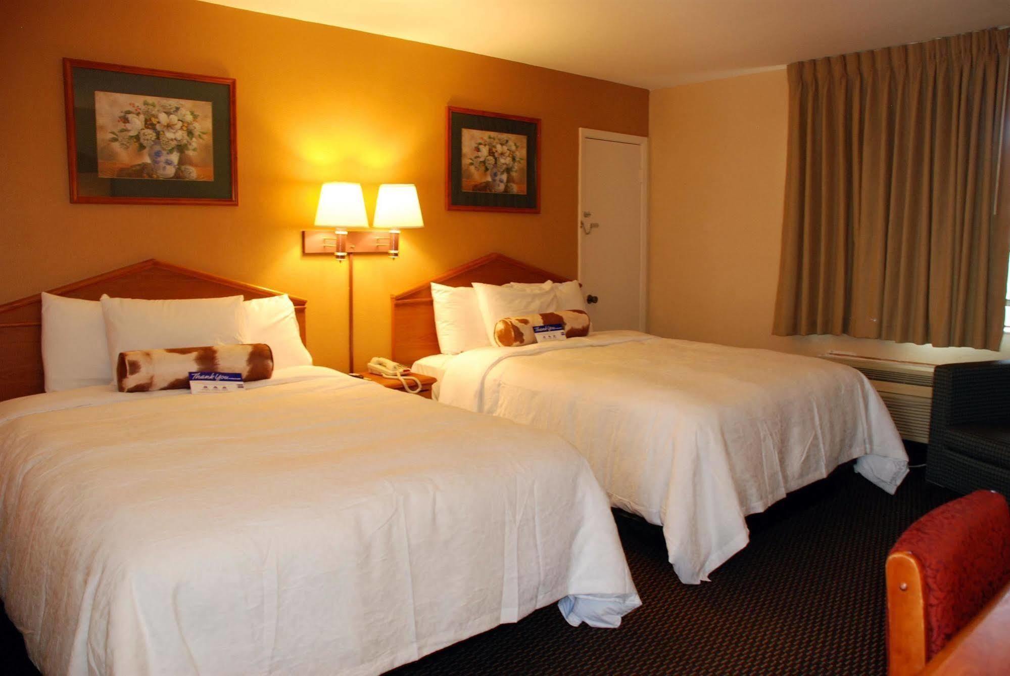 Apple Tree Inn Lindale Экстерьер фото