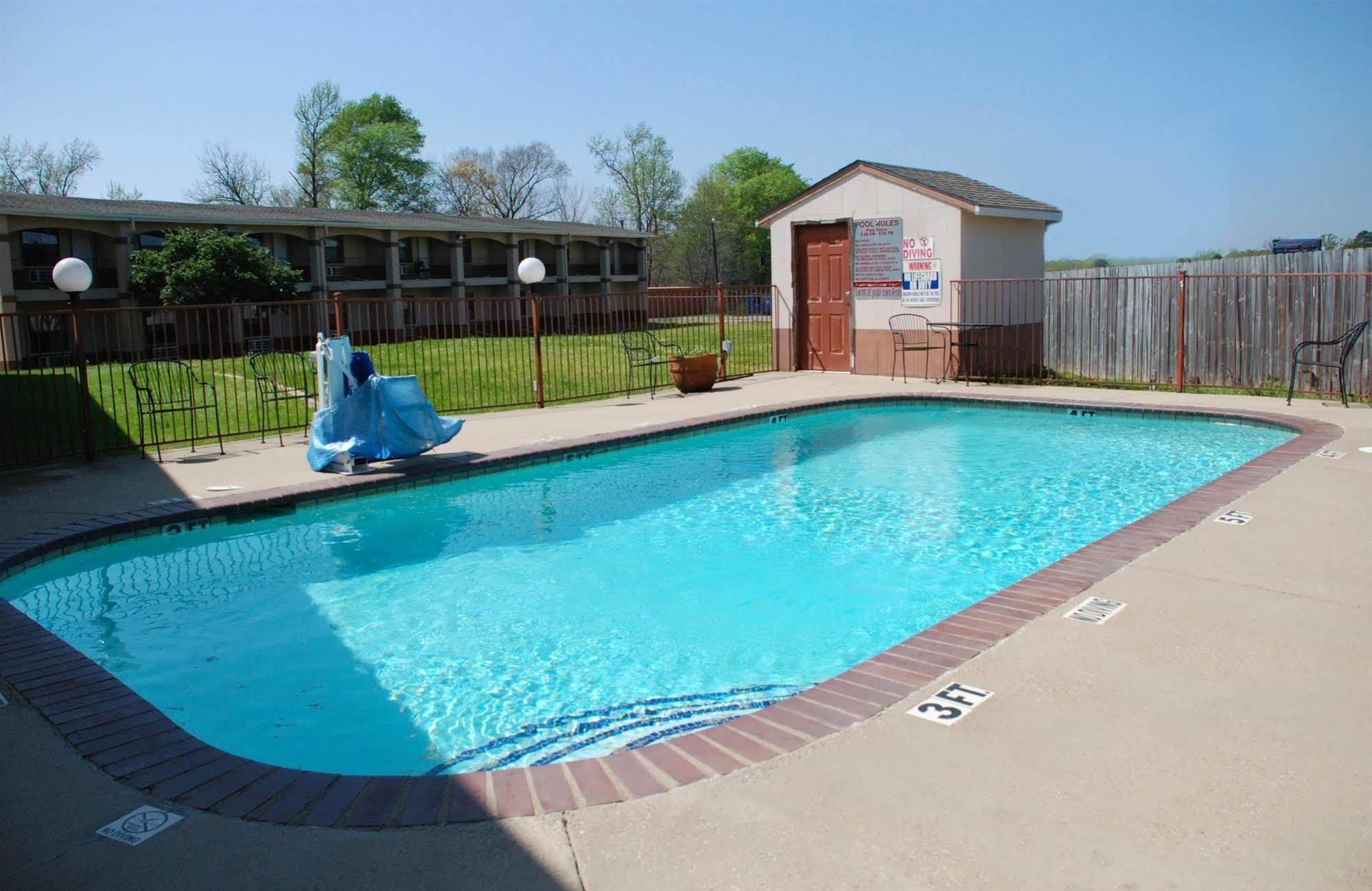Apple Tree Inn Lindale Экстерьер фото